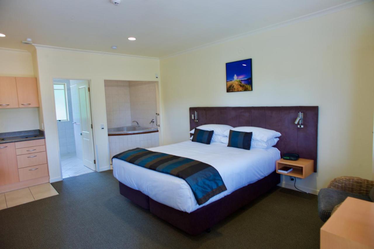 Regal Palms Resort Роторуа Екстер'єр фото A studio apartment in New Zealand