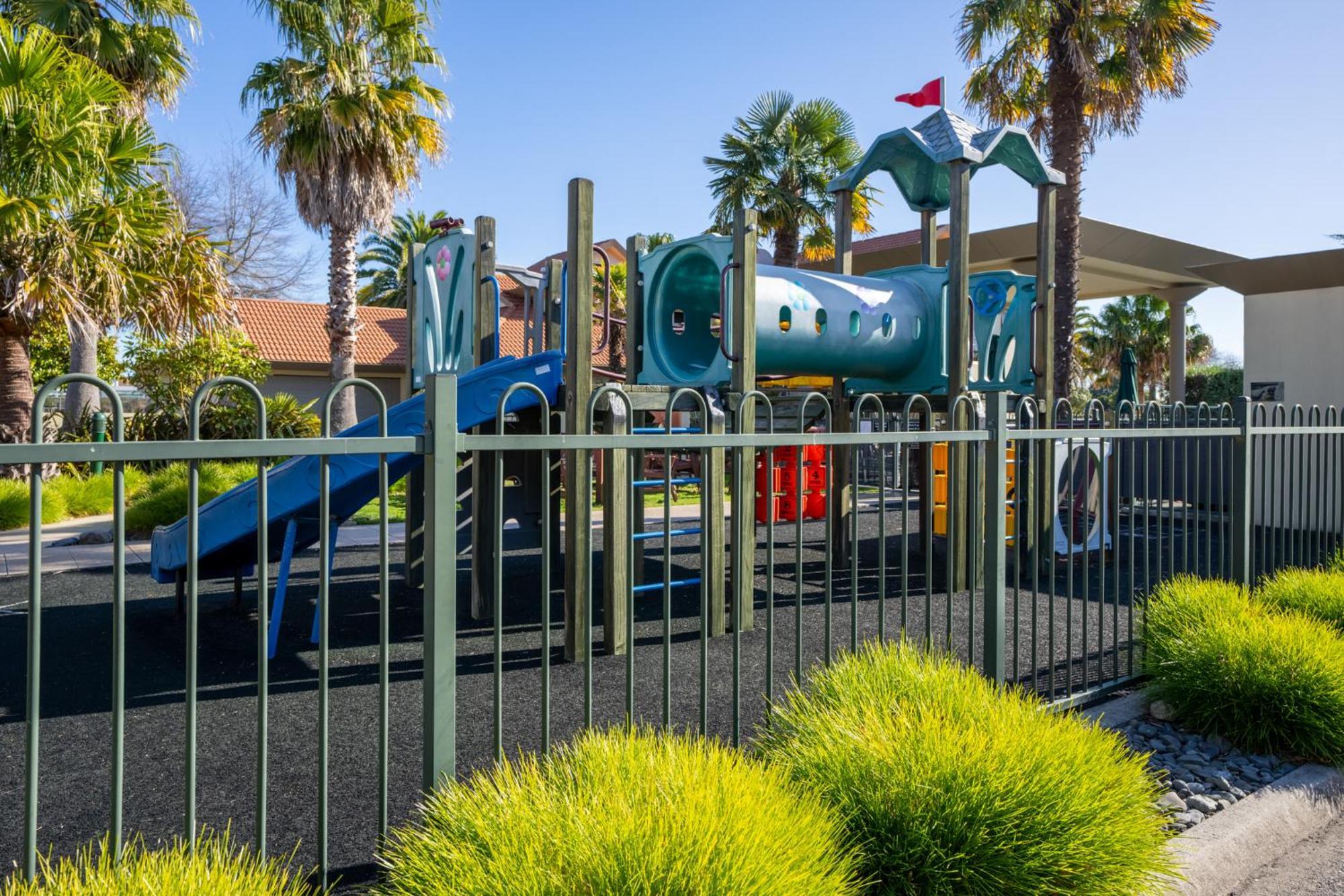 Regal Palms Resort Роторуа Екстер'єр фото Playground at the park